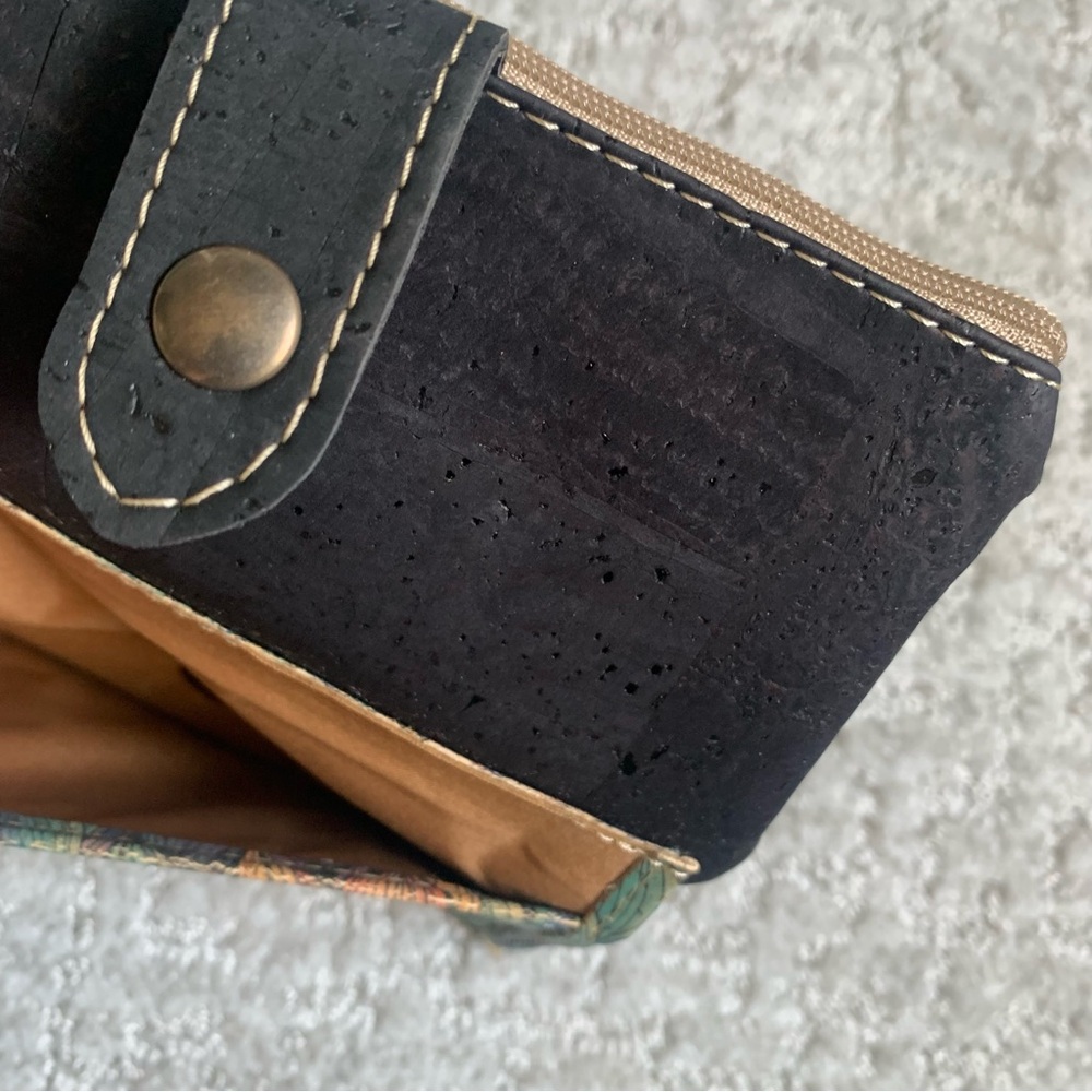 Colorful Leaf Pattern Wallet - Picture 6 of 8